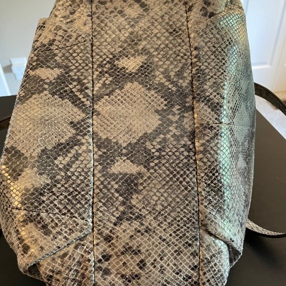 COACH SoHo Beige/Gray Python Embossed Leather Carryall Tote Style no. E1269-F196 - Picture 5 of 8